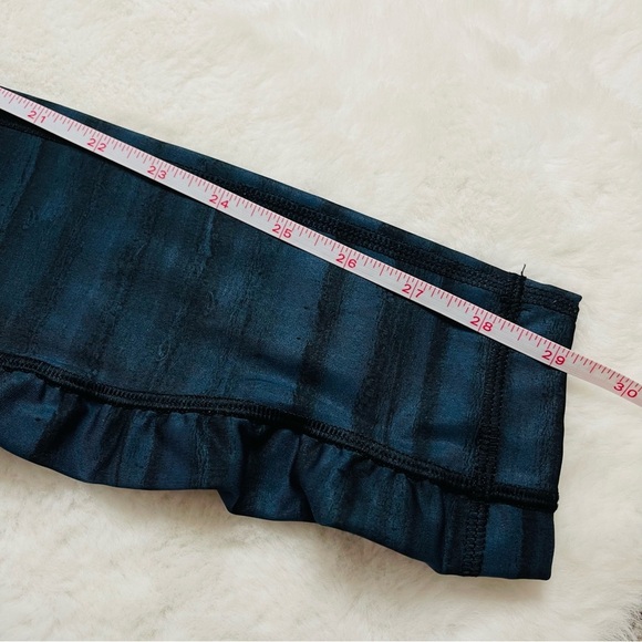 Lululemon Athletica Navy and Black Leggings - Picture 11 of 11